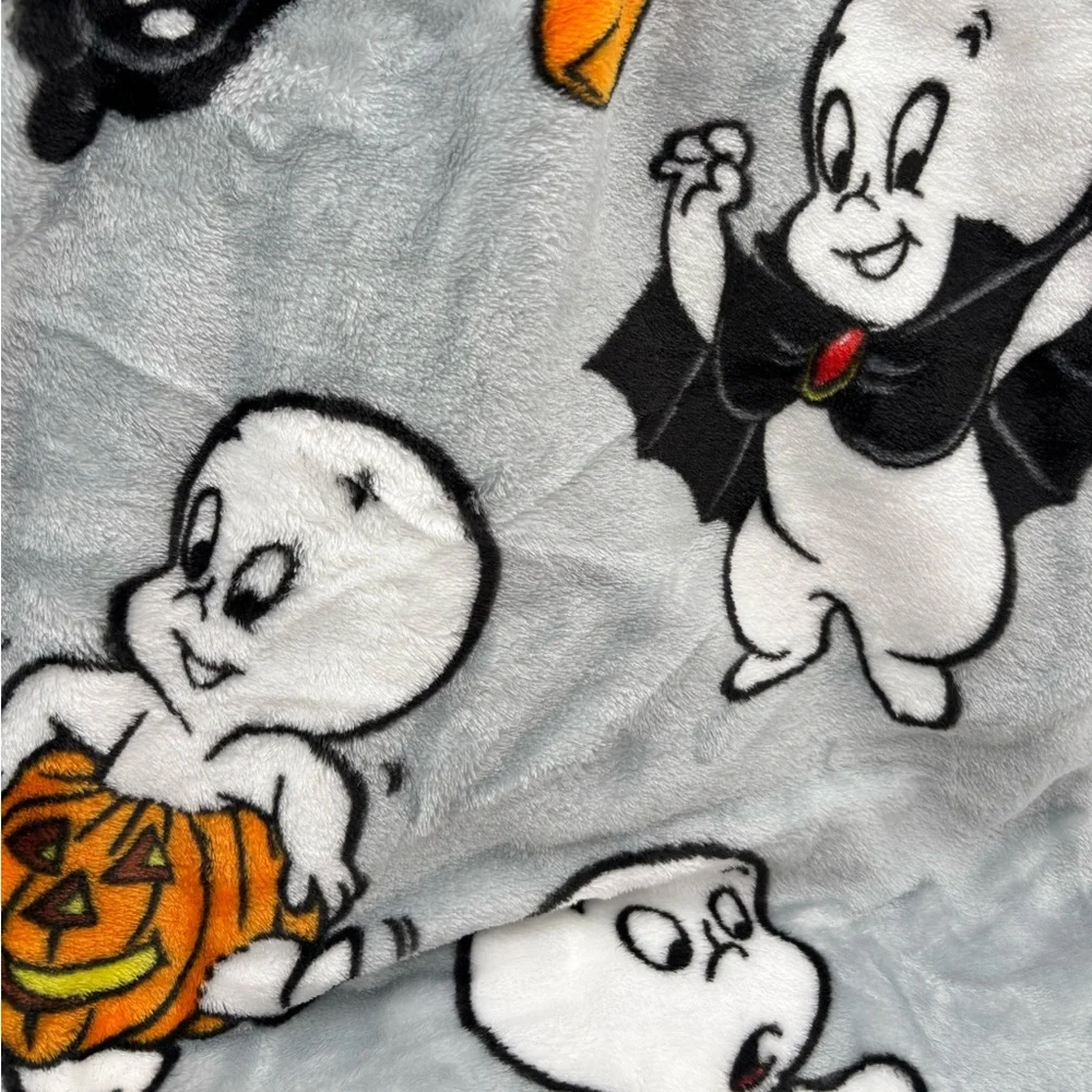 Casper Halloween Costumes Gray Soft Plush Throw Blanket Pumpkin Skeleton Dracula
